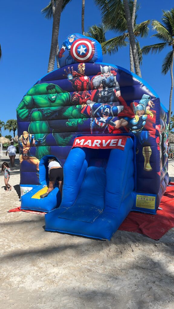 combinado :castillo - toboganes de súper héroes 2 - 10 anos  